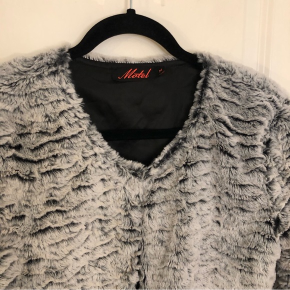 Motel Rocks Grey Fuzzy Fur Like new Eye catching Jacket medium Great condition - Picture 2 of 10